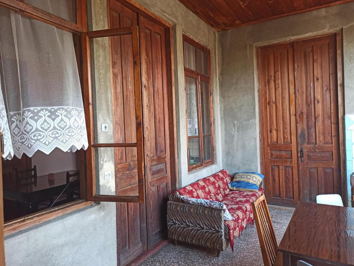 Cozy House Hotel Zugdidi Kültér fotó